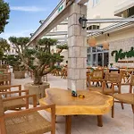 Adria Hotell 3*