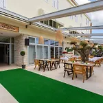 Hotell Adria 3*