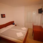 Hotell Adria 3*