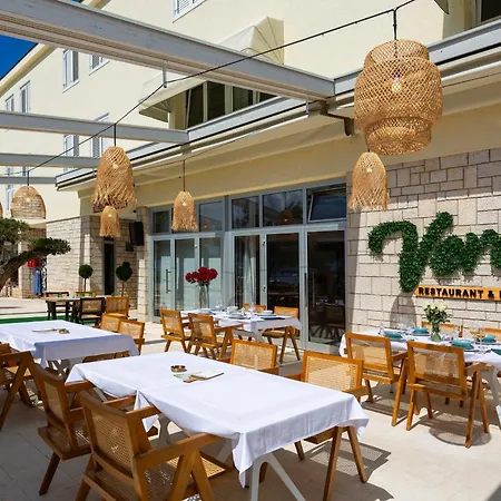 Adria Hotel 3*