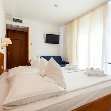 Adria Hotel 3*
