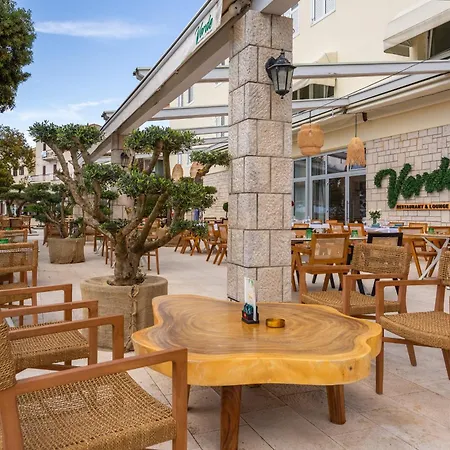 Adria Hotel 3*